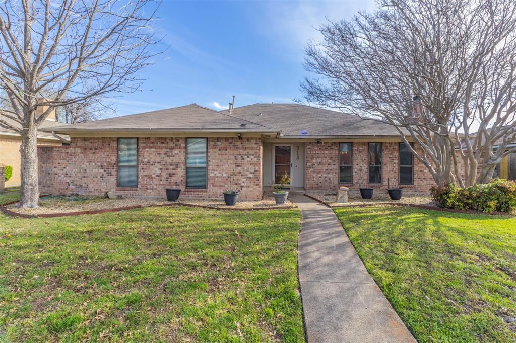 313 Quintana Drive Property Photo 1