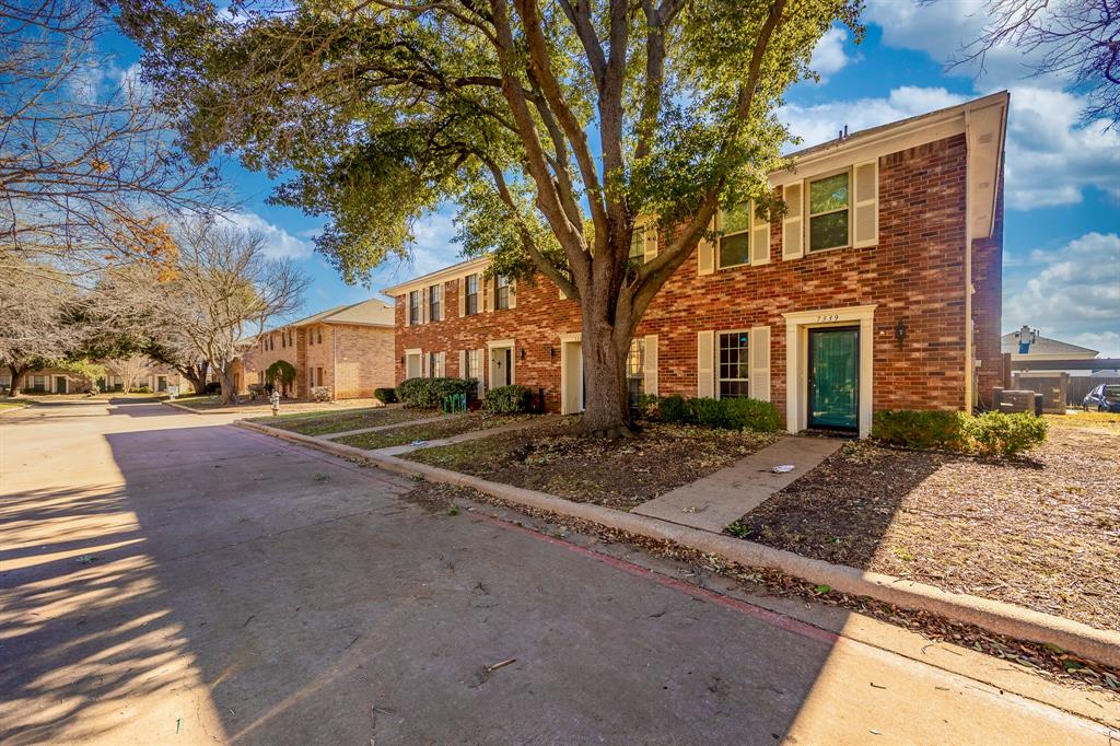 7337 Kingswood Circle Property Photo
