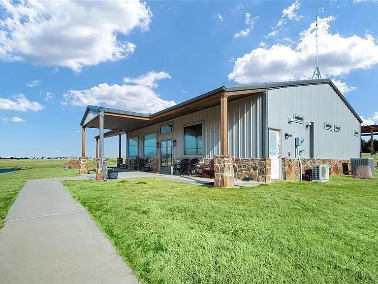 125 Heritage Road Property Photo
