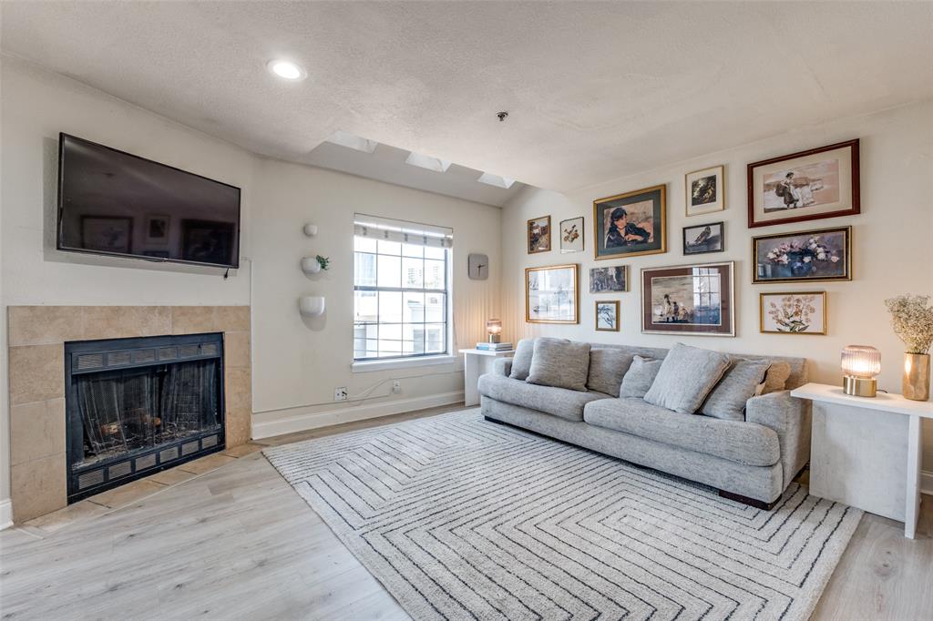 3901 Travis Street Property Photo