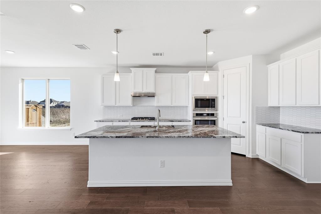 5908 Pebble Drive Property Photo 4