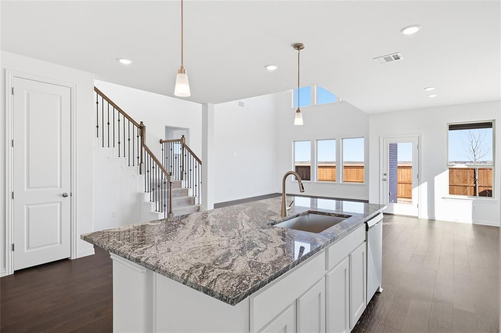 5908 Pebble Drive Property Photo 6