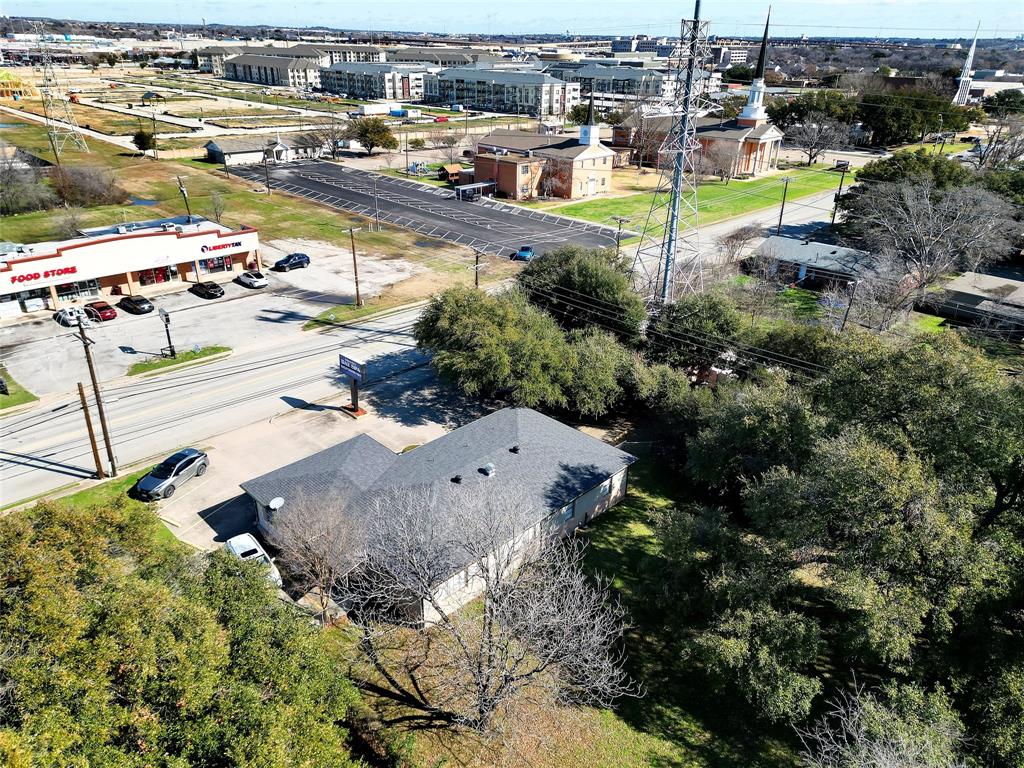 7298 Glenview Drive Property Photo 4