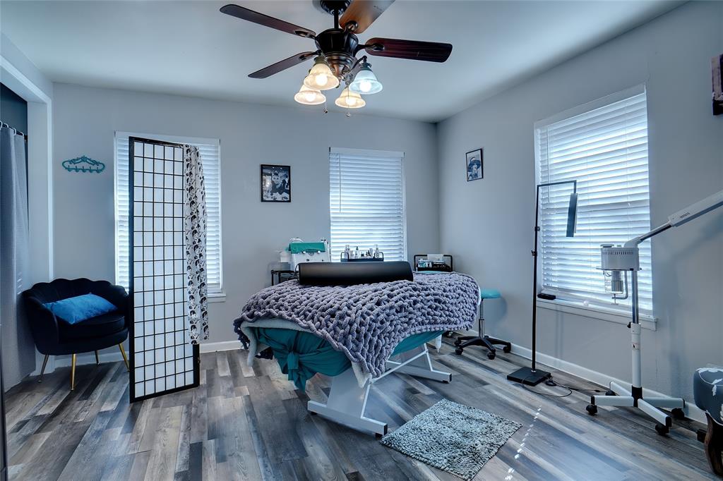 7298 Glenview Drive Property Photo 15