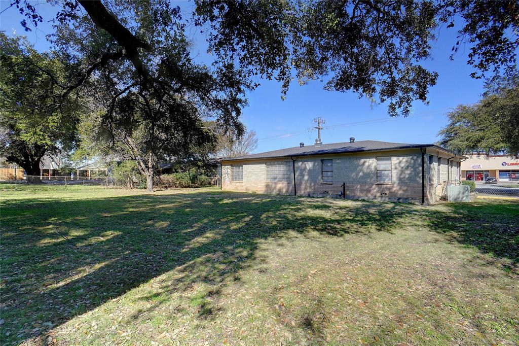 7298 Glenview Drive Property Photo 27