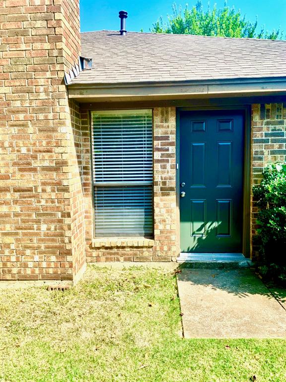 2305 Kingsford Court Property Photo