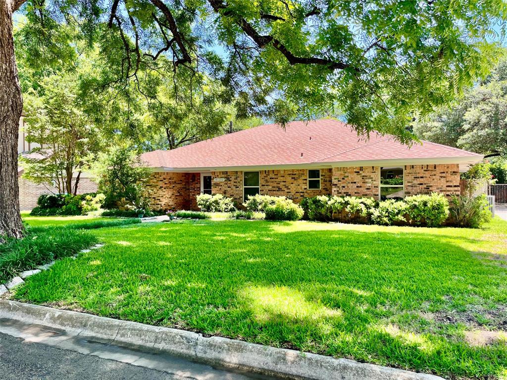 1524 Churchill Drive Property Photo 1
