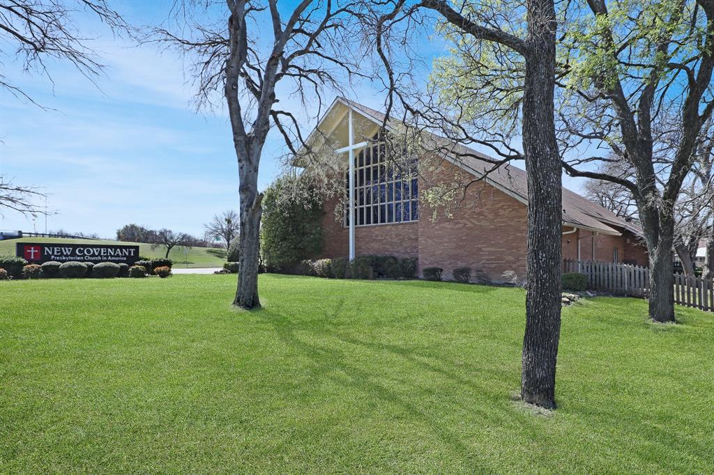2525 N Buckner Boulevard Property Photo 1