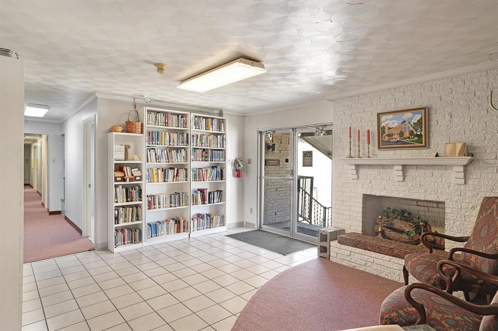 2525 N Buckner Boulevard Property Photo 15
