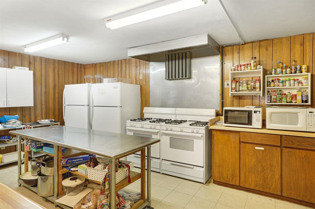2525 N Buckner Boulevard Property Photo 18