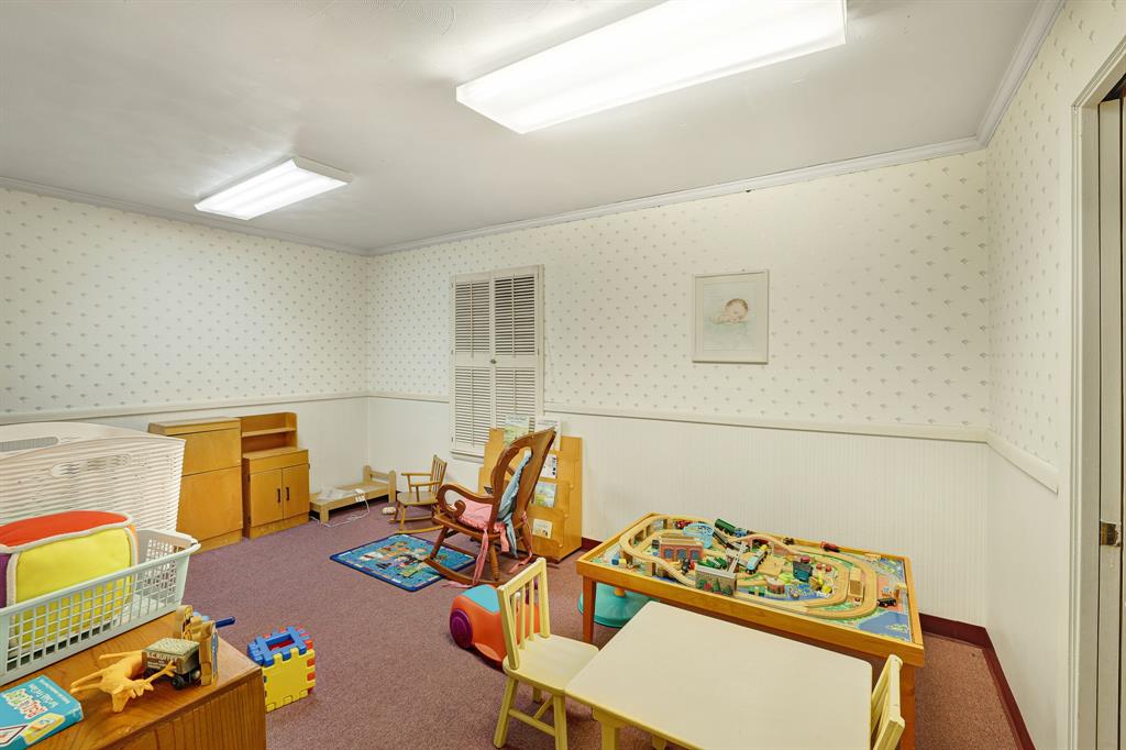 2525 N Buckner Boulevard Property Photo 27
