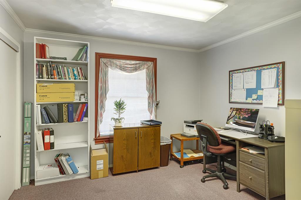 2525 N Buckner Boulevard Property Photo 32