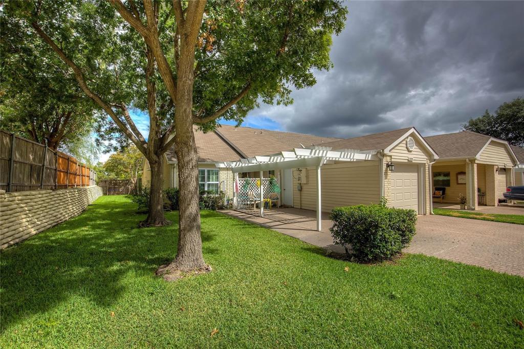 2500 Brook Hollow Court Property Photo