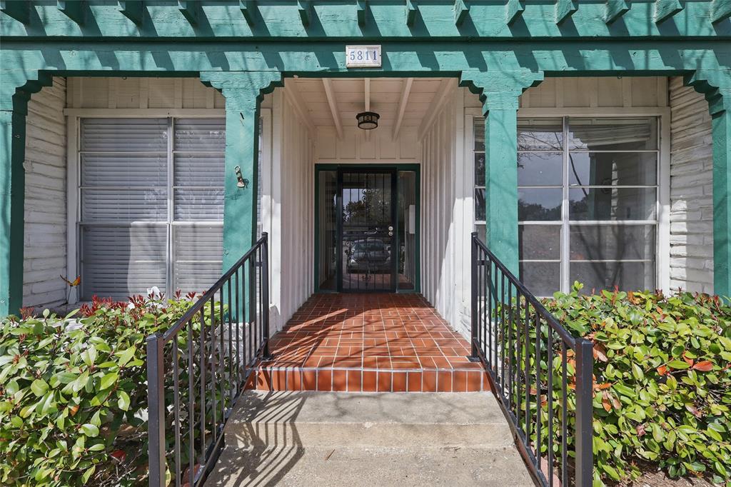 5811 Copperwood Lane Property Photo