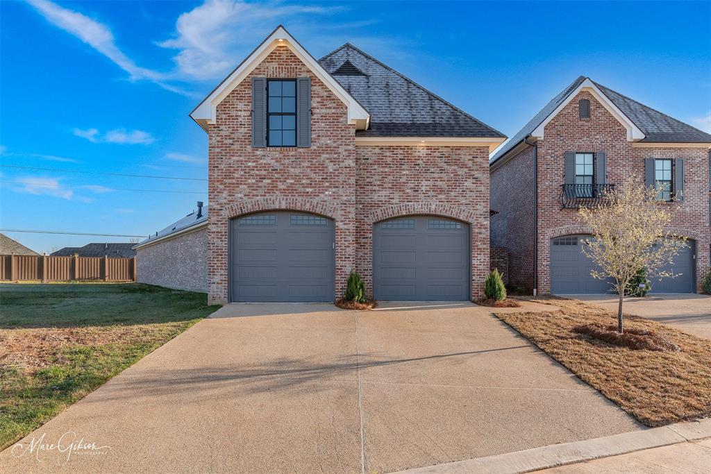 423 Archway Crossing Property Photo