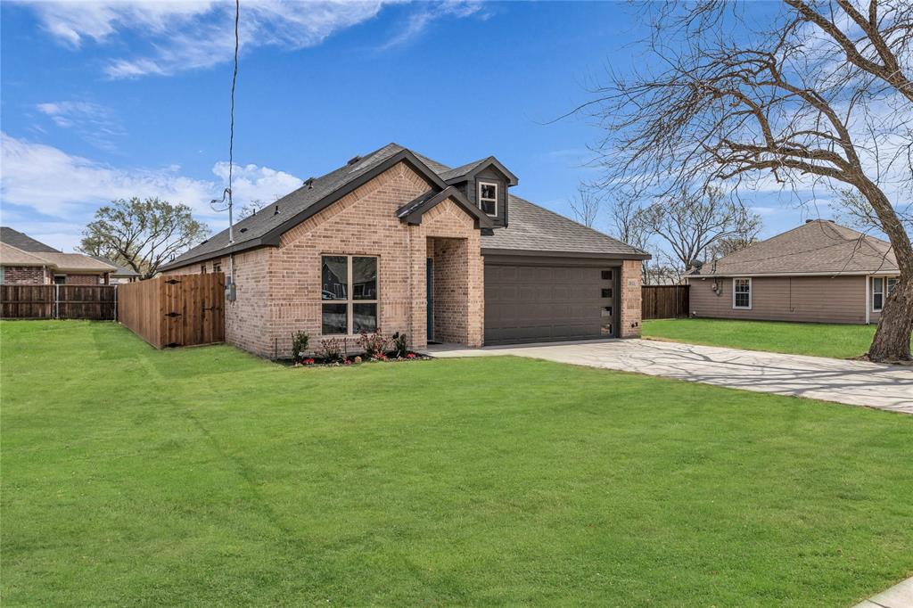 2611 College Street Property Photo