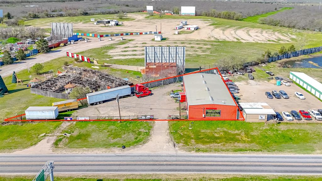 5305 N Interstate Highway 45 Property Photo