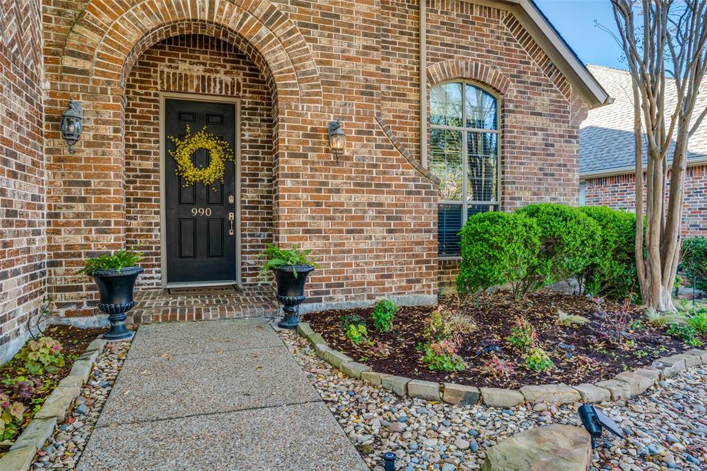 990 Willowmist Drive Property Photo 2