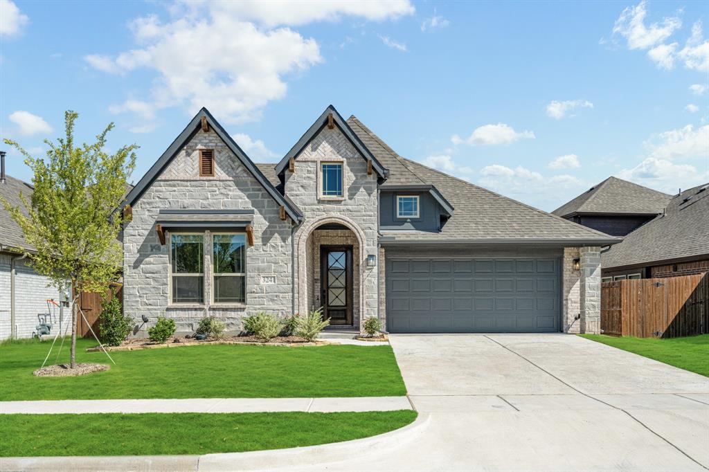 3241 Southampton Drive Property Photo 1