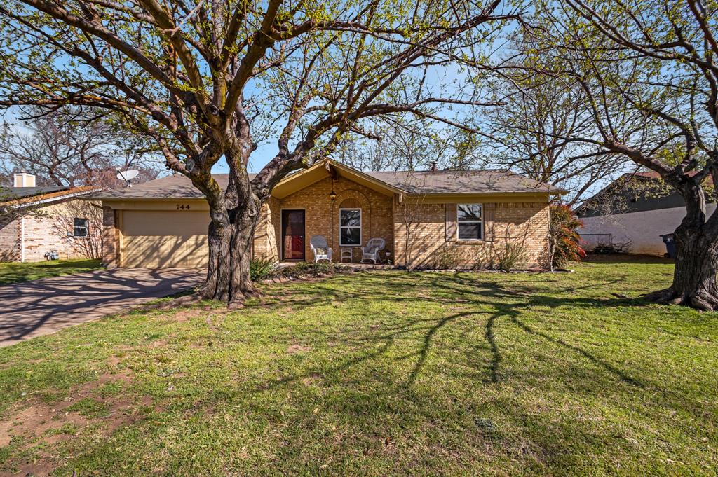 744 Meadowlark Circle Property Photo