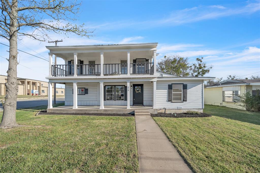 916 Norton Street Property Photo