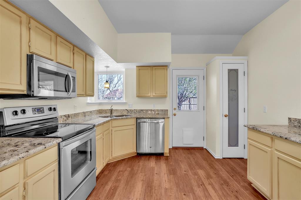 506 N Gaston Drive Property Photo 8