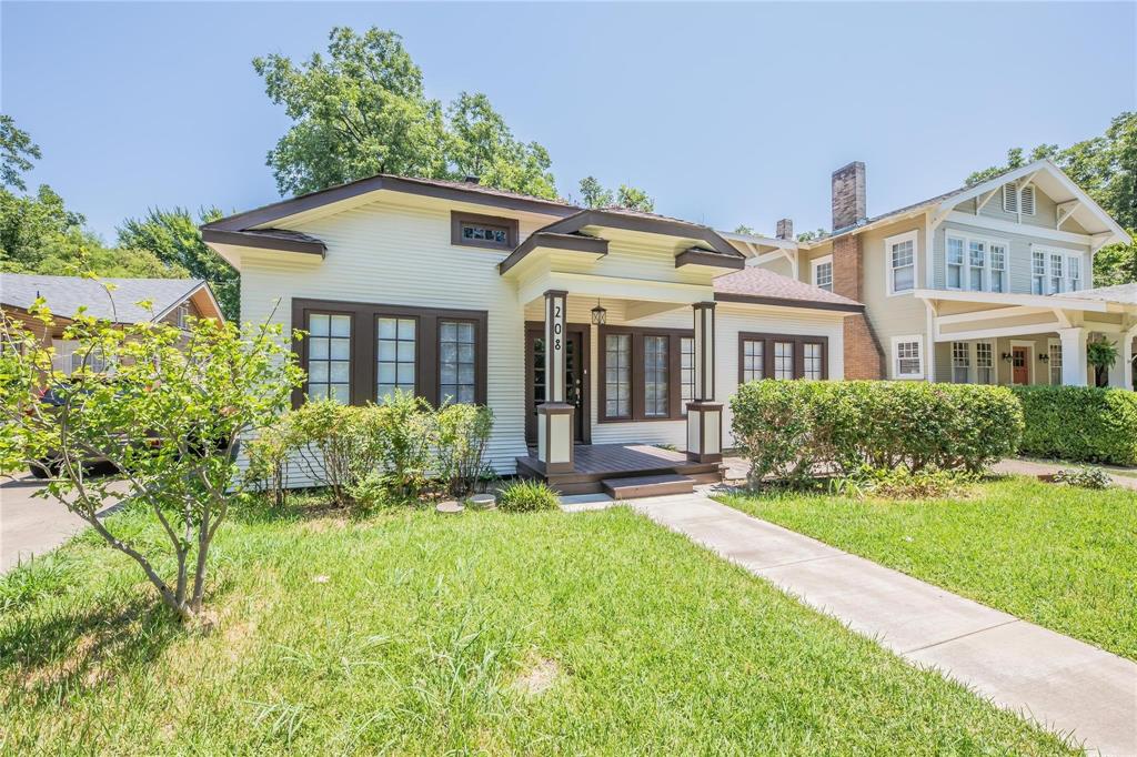 208 N Rosemont Avenue Property Photo