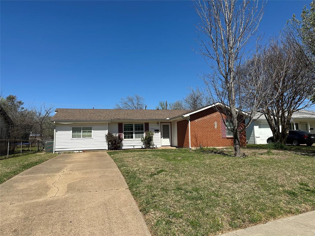 2203 Finley Road Property Photo
