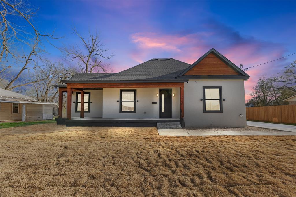 2405 W Austin Street Property Photo