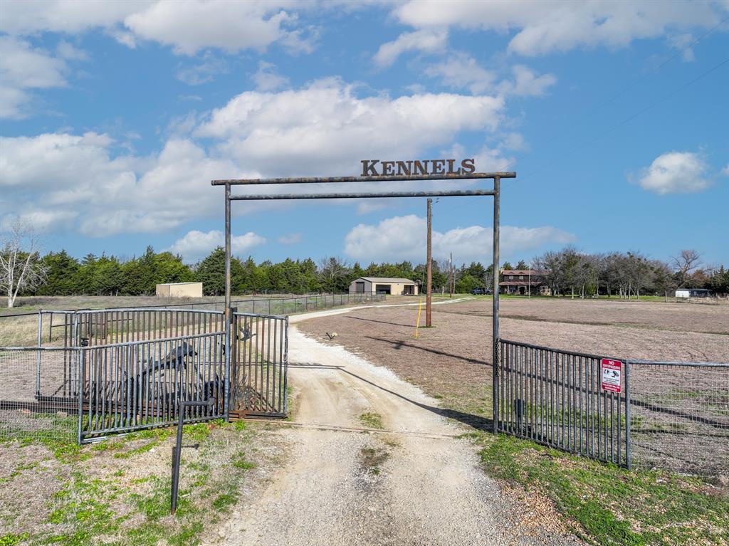 10024 S State Highway 121 Property Photo 35