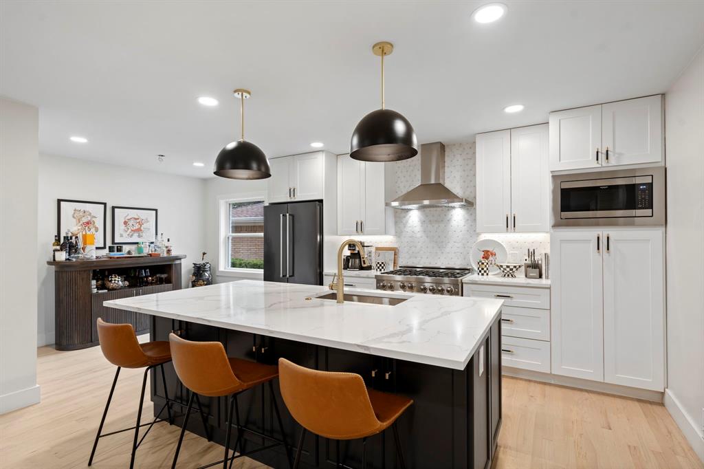 10517 Vinemont Street Property Photo