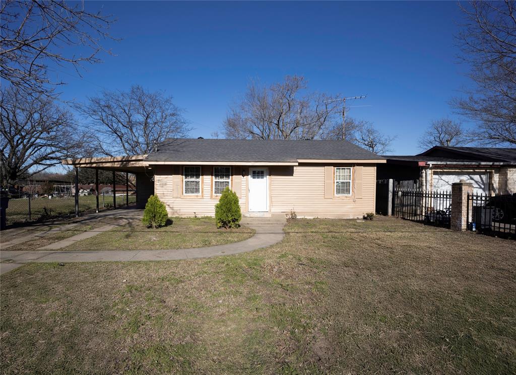 910 S Chatfield Street Property Photo