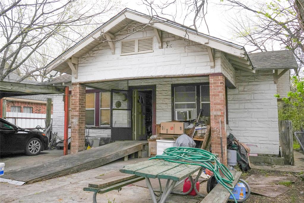 758 Bethpage Avenue Property Photo