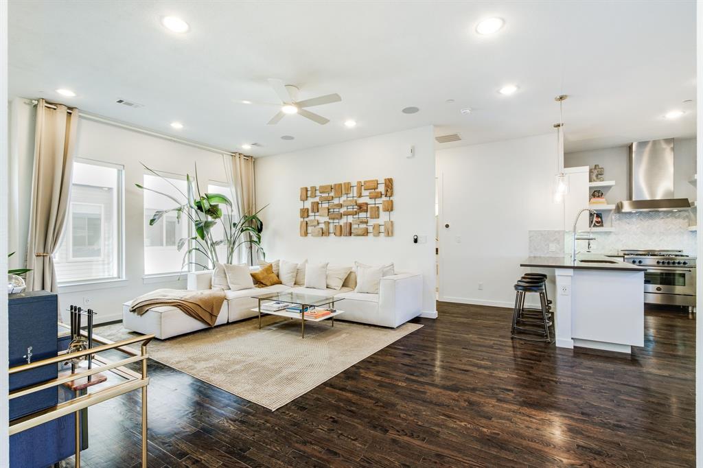 1919 Summit Avenue Property Photo