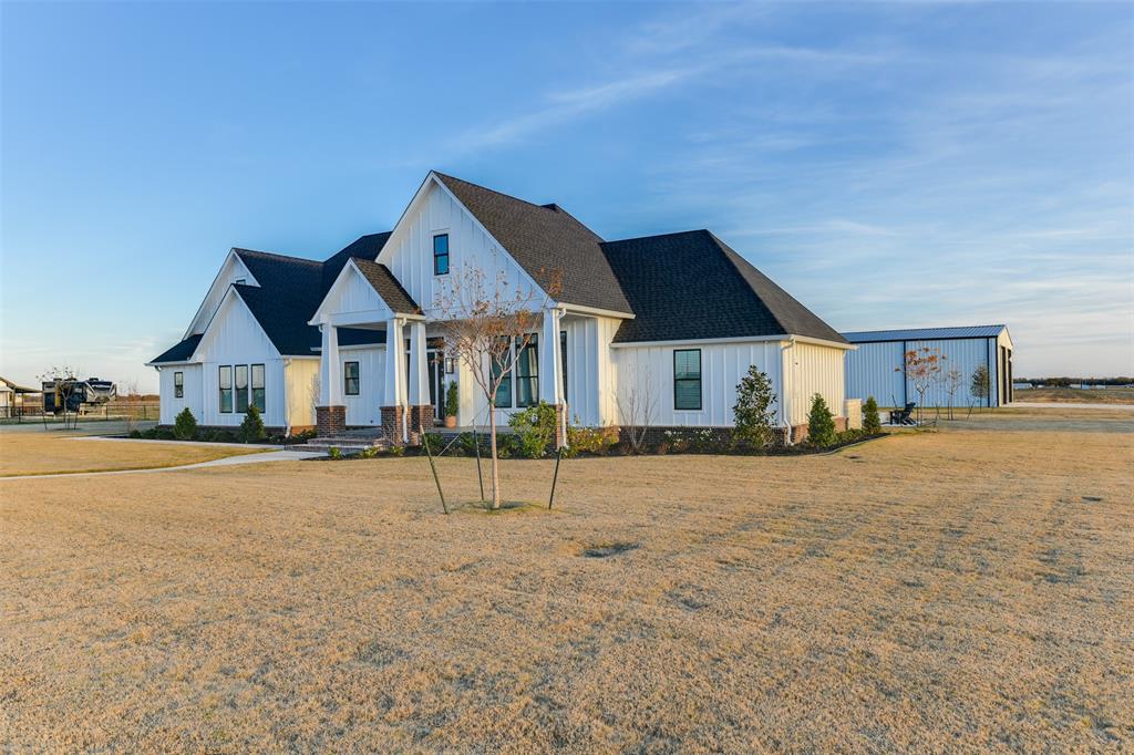 470 Forreston Road Property Photo
