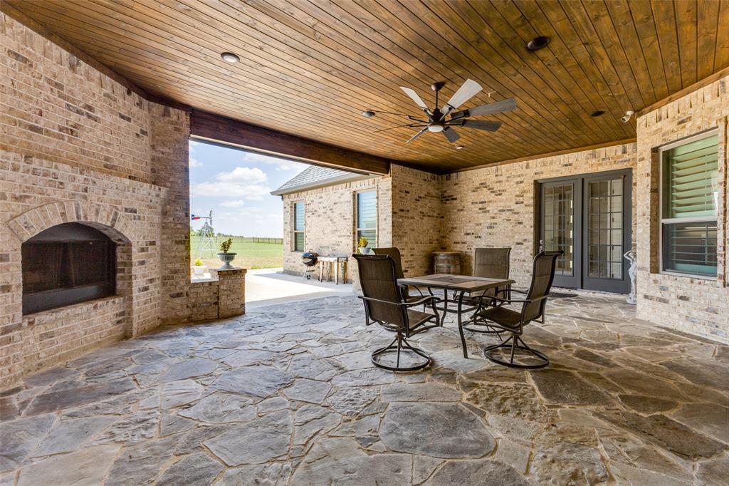 1077 Deerfield Drive Property Photo 1