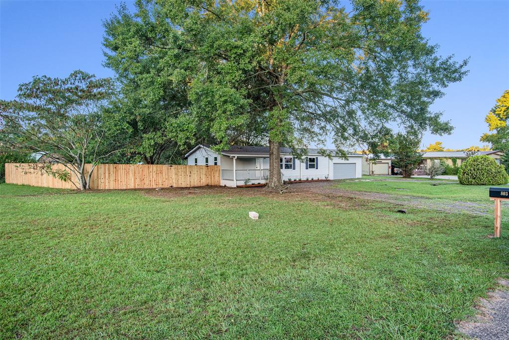 803 Gray Lake Circle Property Photo