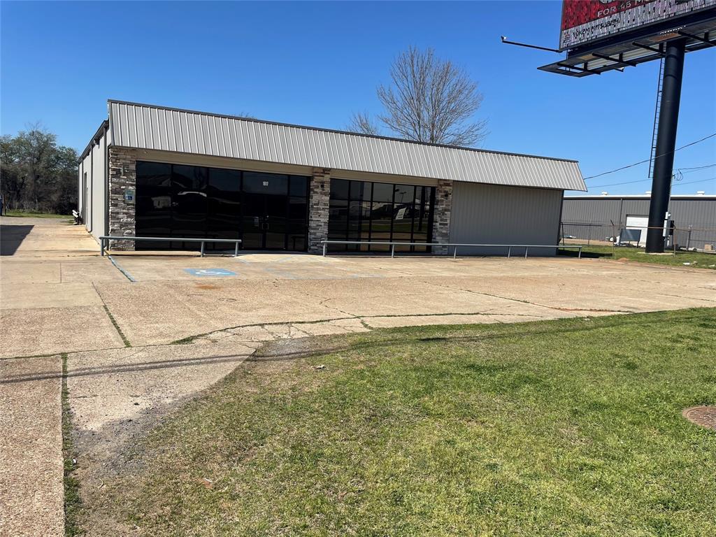 1617 N Market Street Property Photo