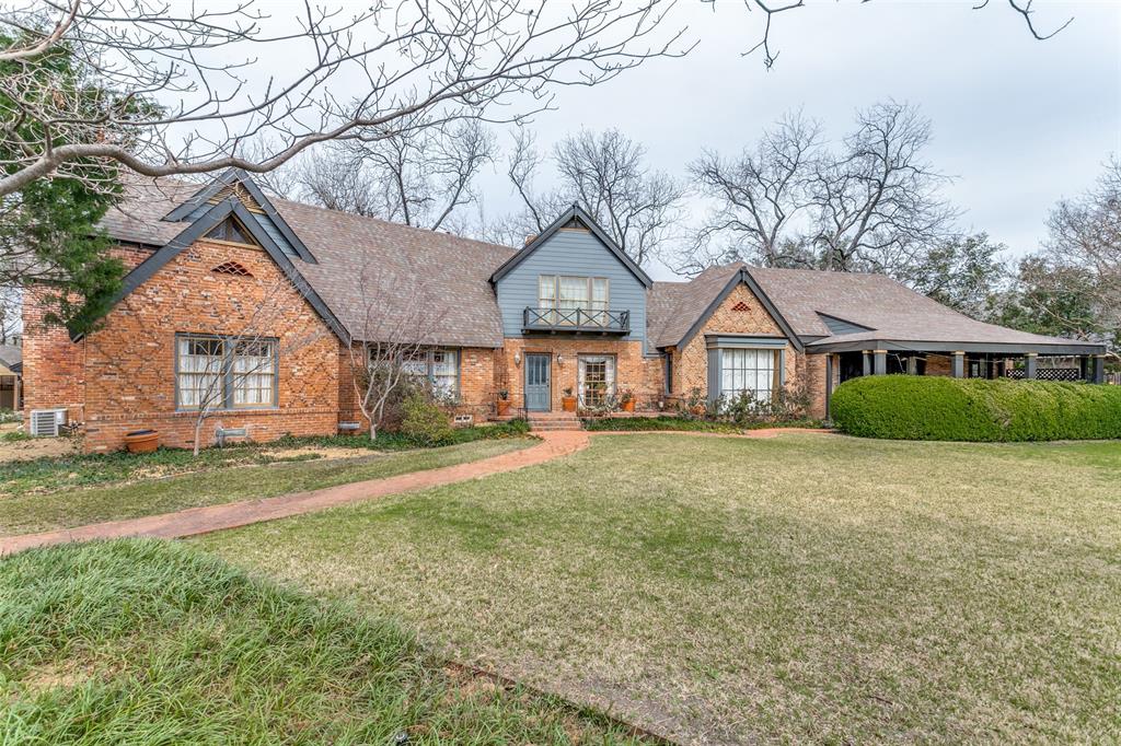 6043 Walnut Hill Circle Property Photo