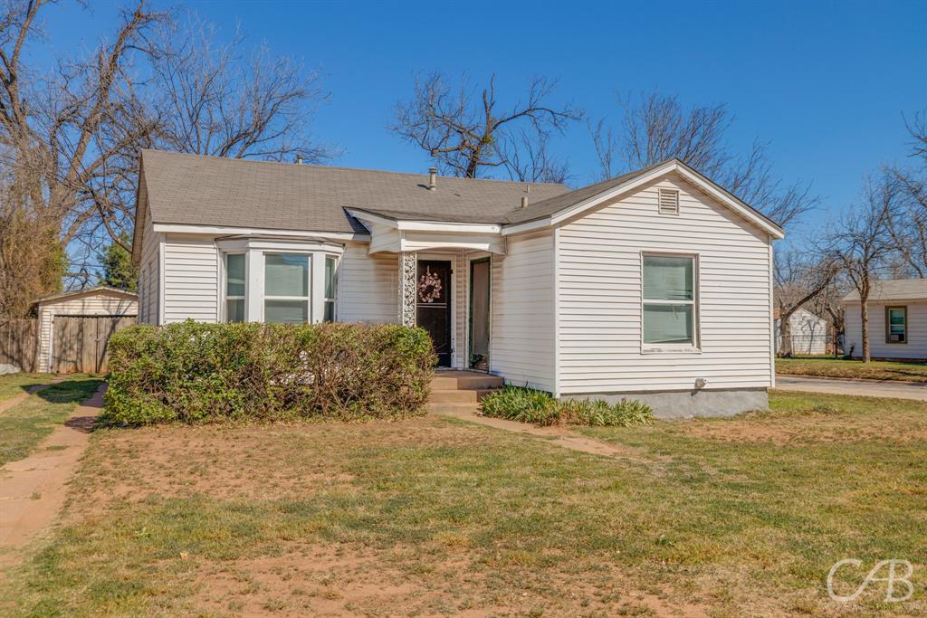 242 College Drive Property Photo