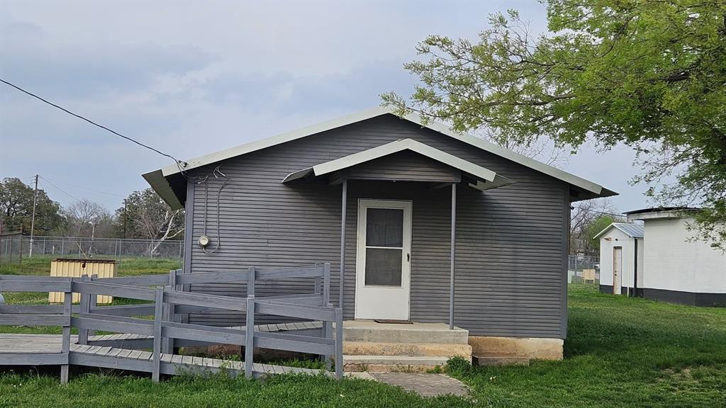 4 W Sherman Street Property Photo 1