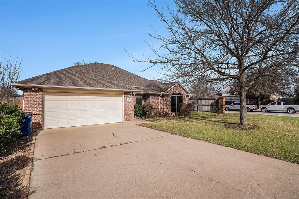 600 Crestmont Court Property Photo