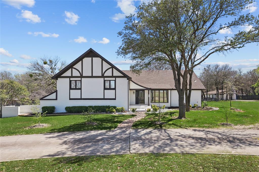 1424 Country Club Road Property Photo