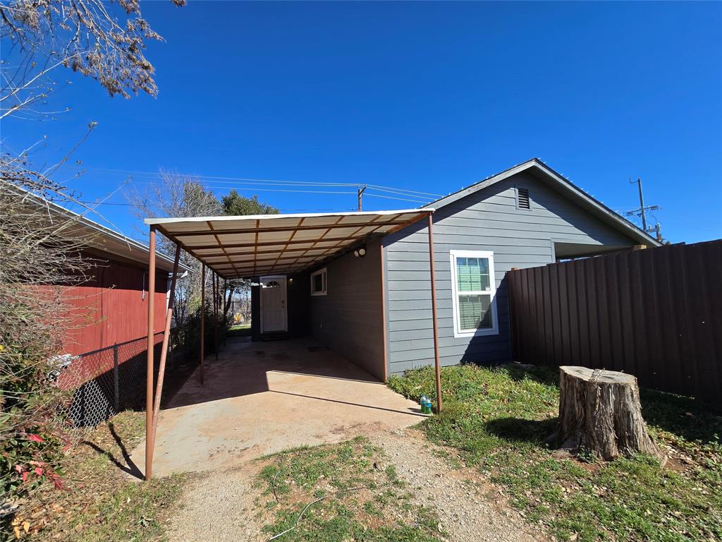 2402 Kings Highway Property Photo