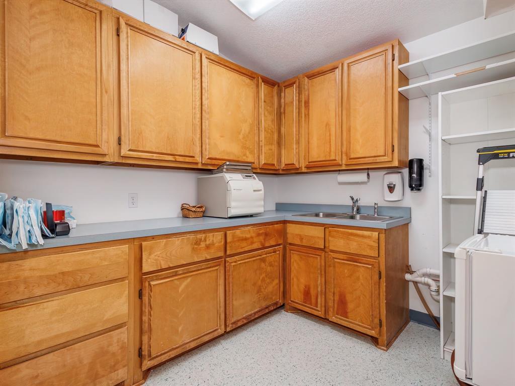 106 S Park Drive Property Photo 24