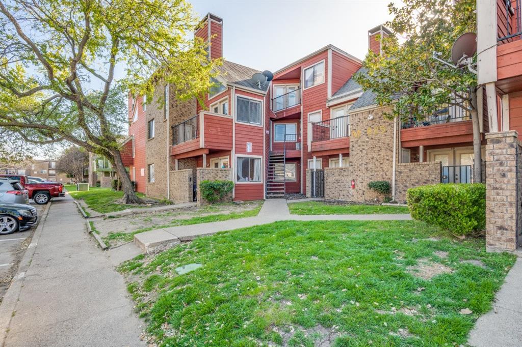 9825 Walnut Street Property Photo