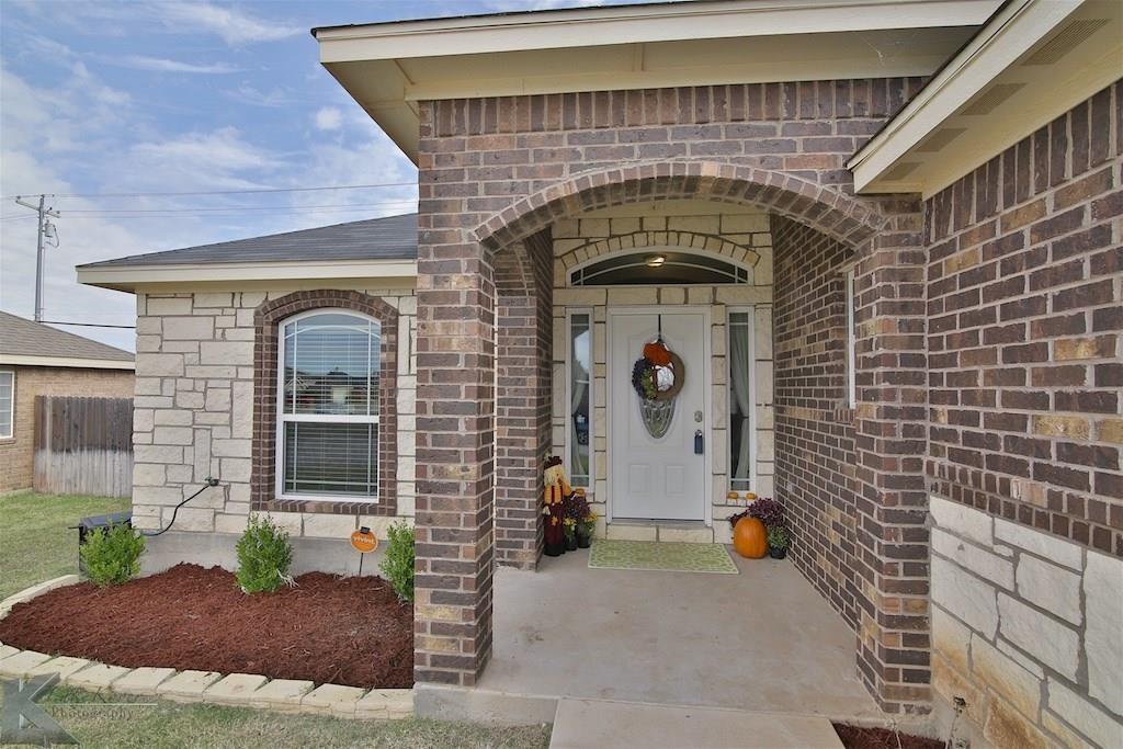 5609 Yellow Brick Road Property Photo