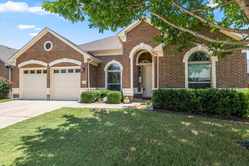 702 Old Settlers Drive Property Photo 1