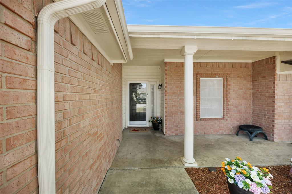 313 Angela Drive Property Photo 4