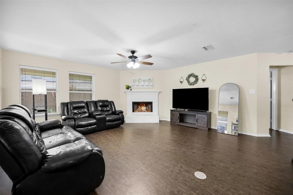 313 Angela Drive Property Photo 6